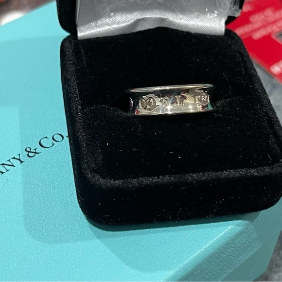 Tiffany & Co Return To Tiffany - Picture 2 of 3